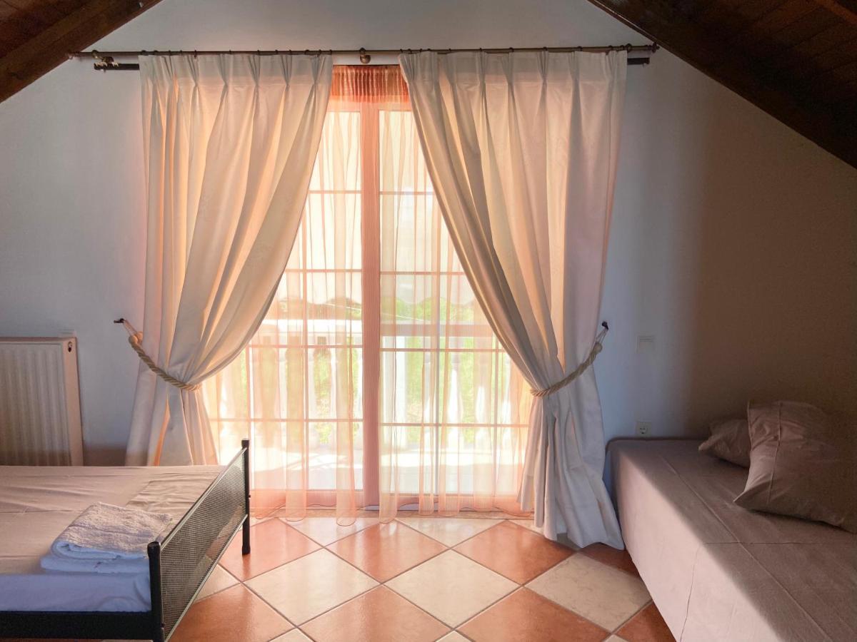 Rosa Seaview Loft Apartment ไซคิย์นธอสทาวน์ ภายนอก รูปภาพ