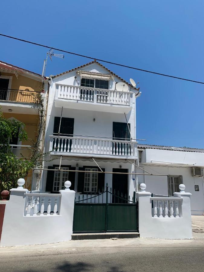 Rosa Seaview Loft Apartment ไซคิย์นธอสทาวน์ ภายนอก รูปภาพ