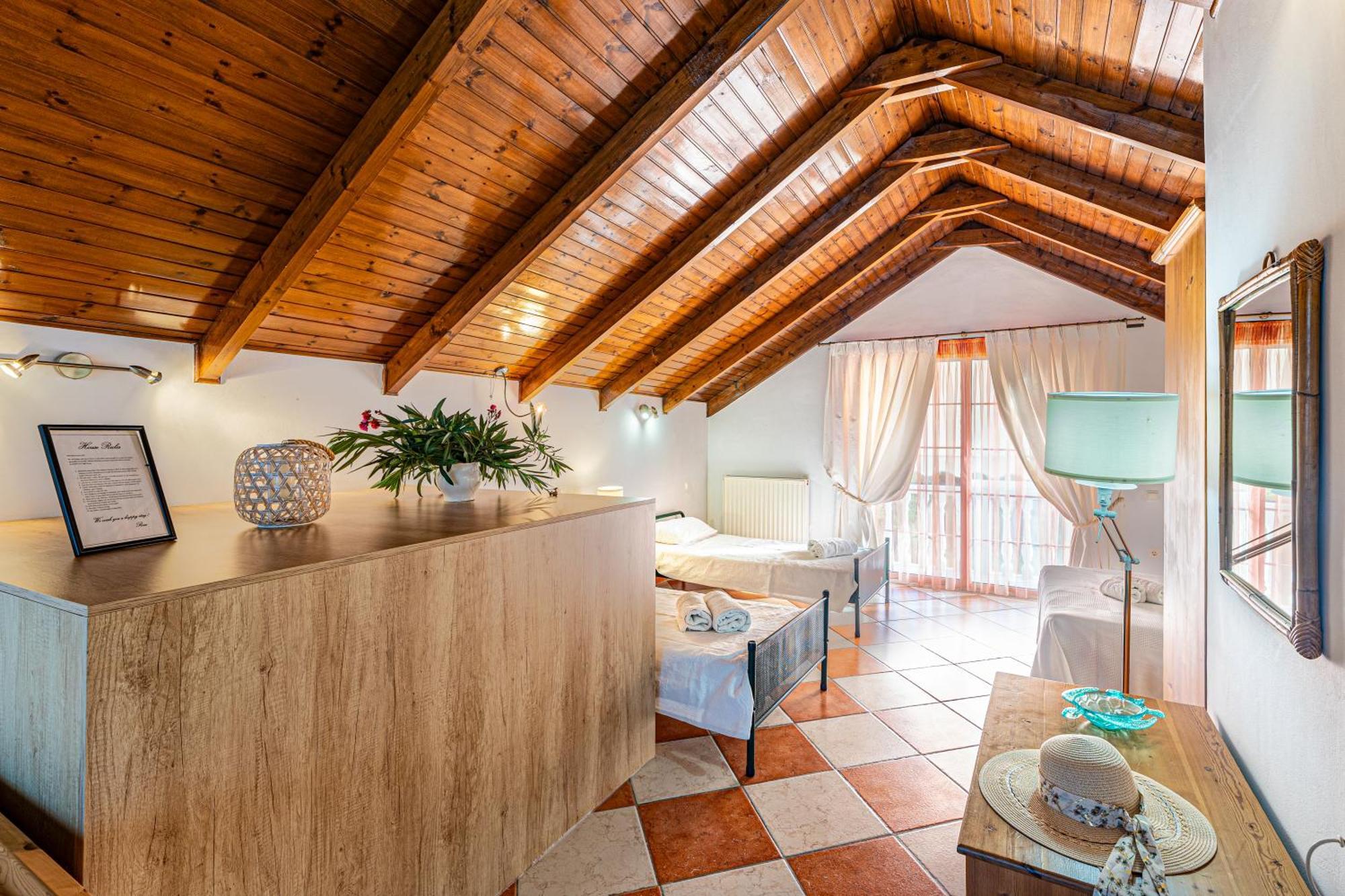 Rosa Seaview Loft Apartment ไซคิย์นธอสทาวน์ ภายนอก รูปภาพ