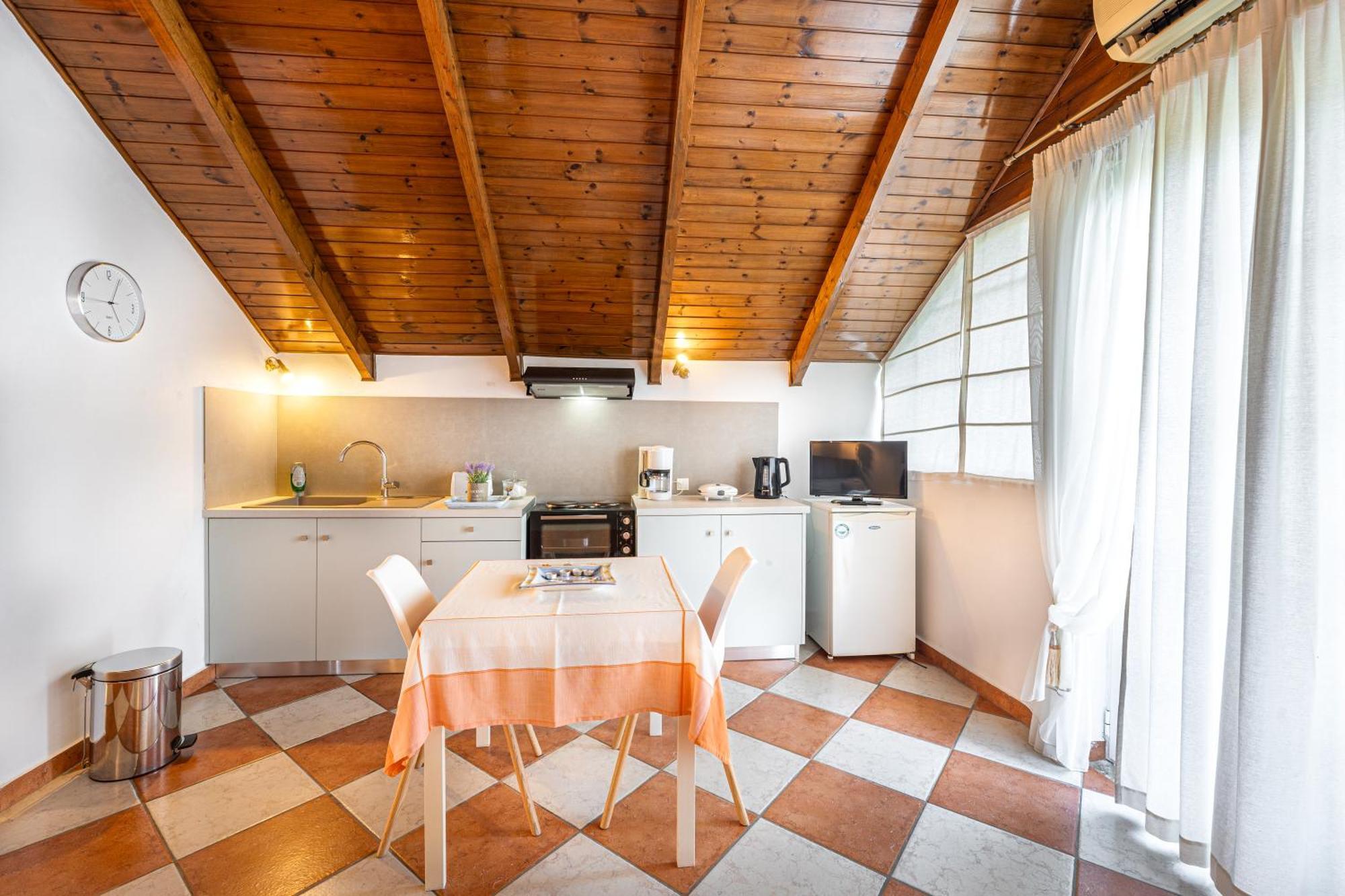 Rosa Seaview Loft Apartment ไซคิย์นธอสทาวน์ ภายนอก รูปภาพ