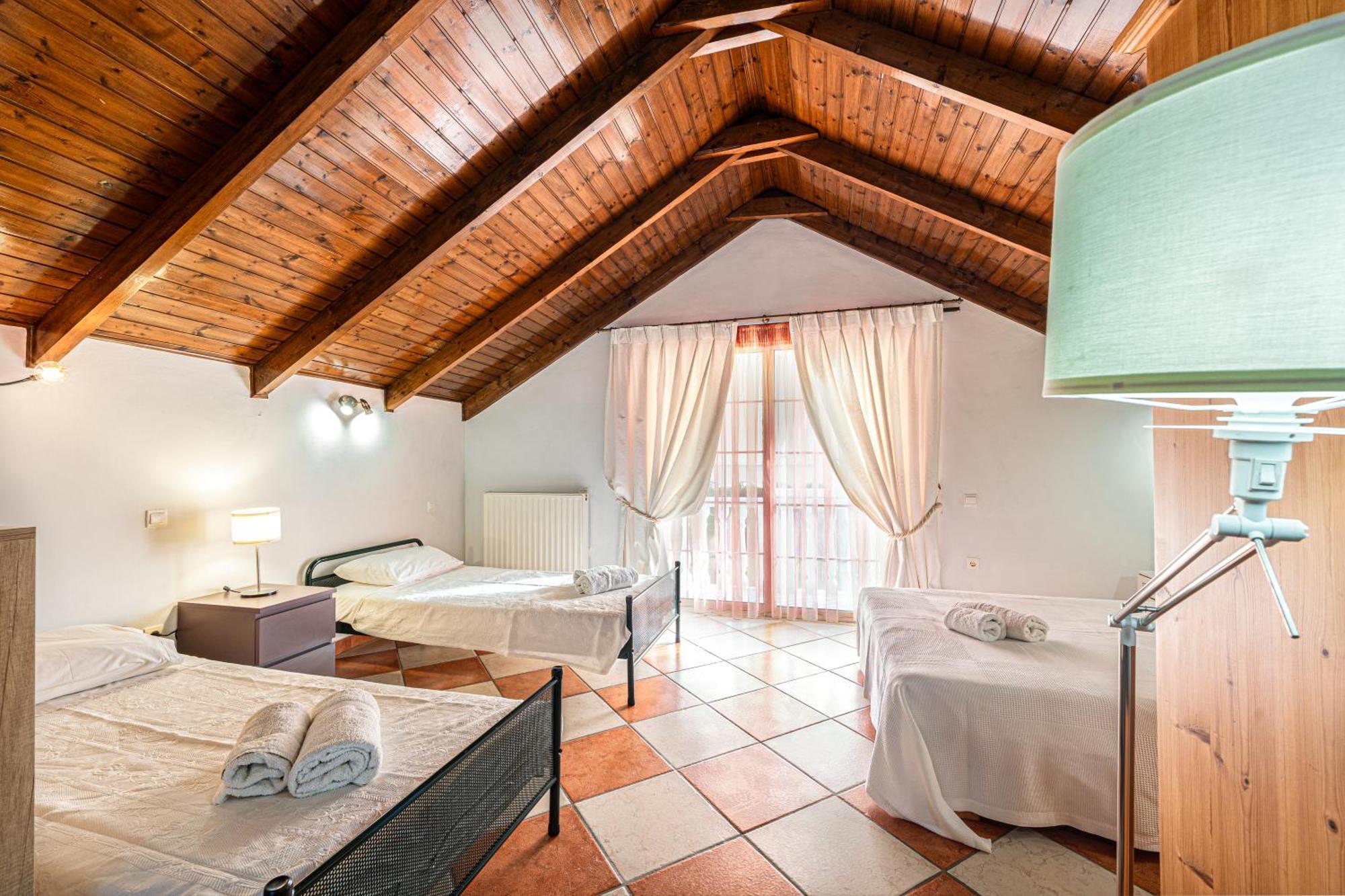Rosa Seaview Loft Apartment ไซคิย์นธอสทาวน์ ภายนอก รูปภาพ